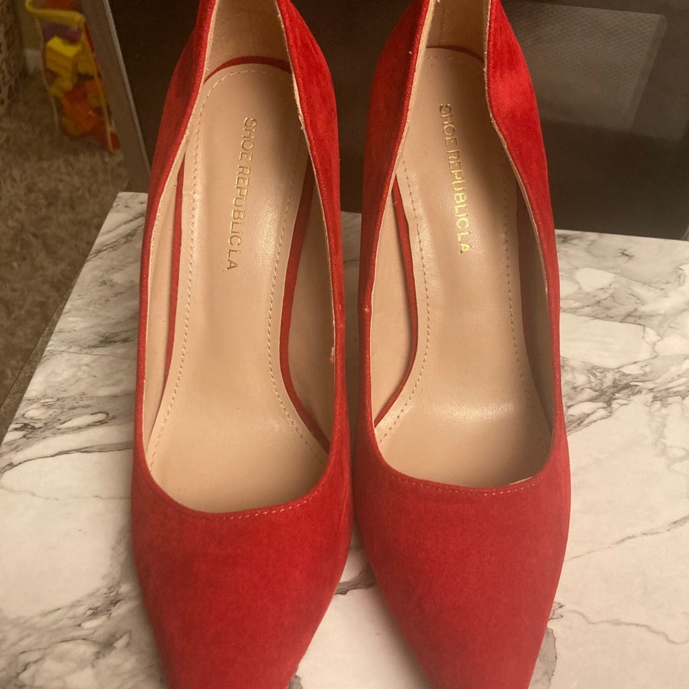 Red Hot Heels - Picture 3 of 3